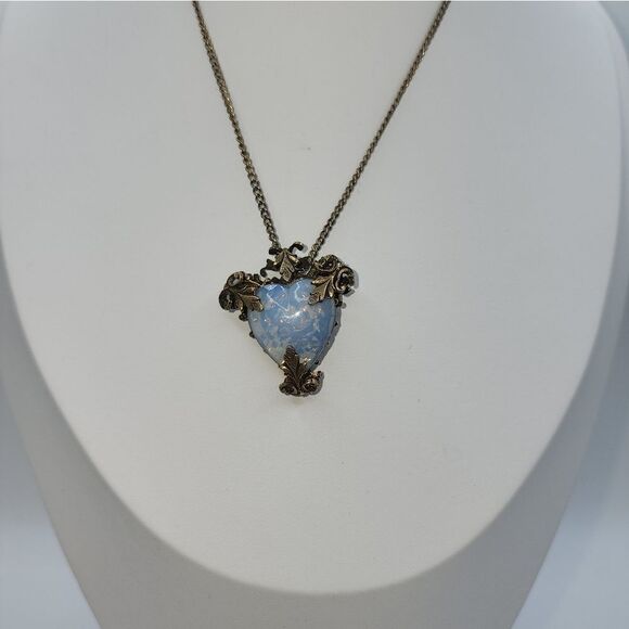 Vintage Iridescent Heart Lucite Cabochon ART DECO Style Necklace - Picture 2 of 3